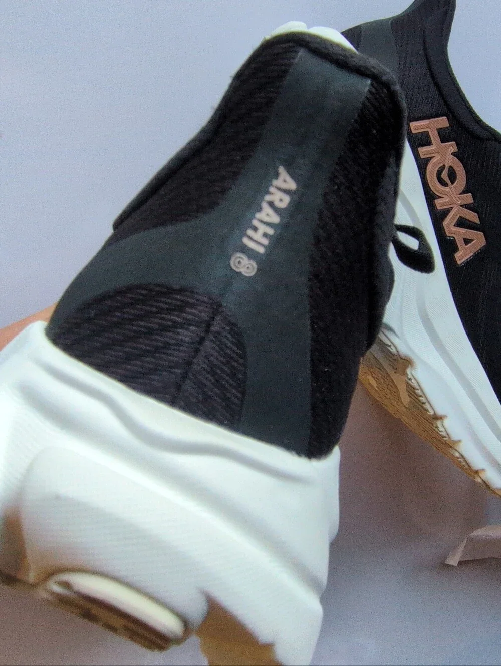 NIB Hoka Arahi 8 Womens Size 8.5B Black Rose Gold Shoes Athletic 1168691